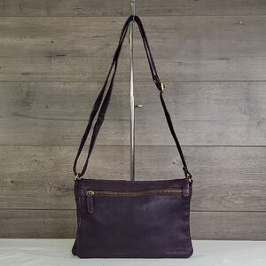 El Potro Purple Leather Flat Front Crossbody Bag